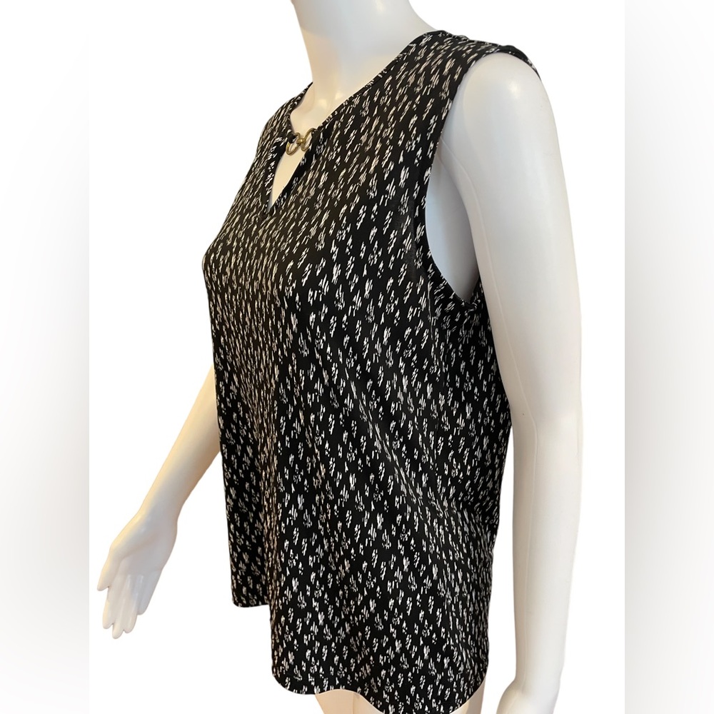 Jones New York Signature Black & White tank with brass/gold accessory in front. - Picture 8 of 8